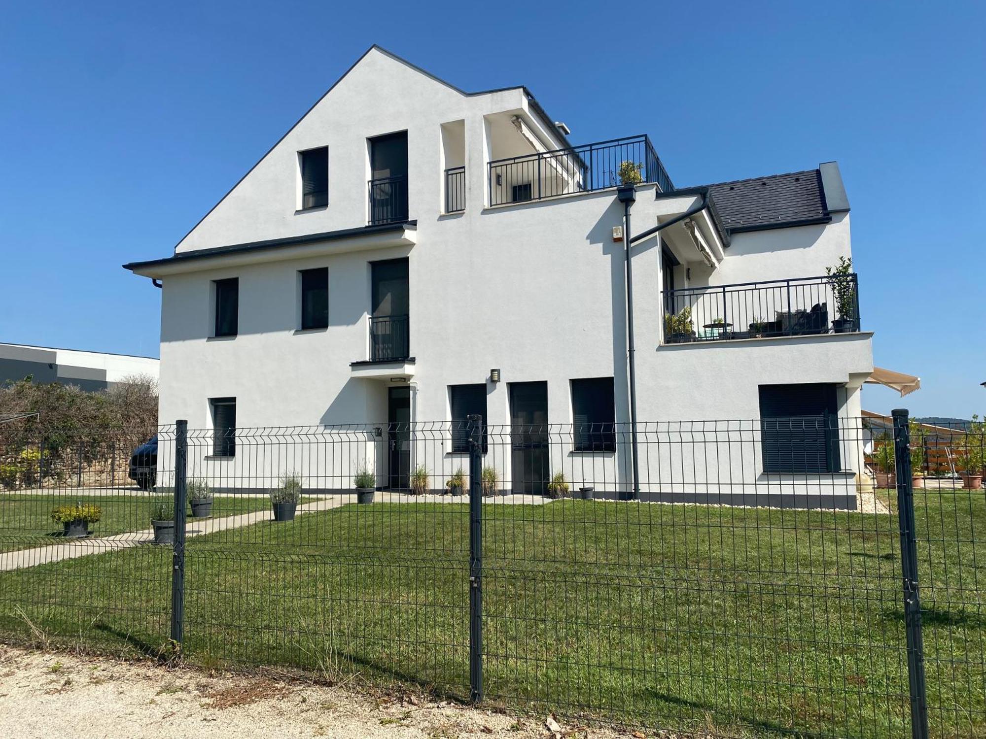 Nest2 Apartments Keszthely Bagian luar foto